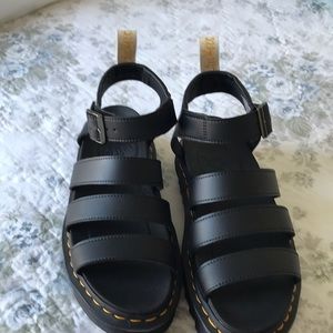 Dr Martens Vegan leather platform black sandals size 8 new without box